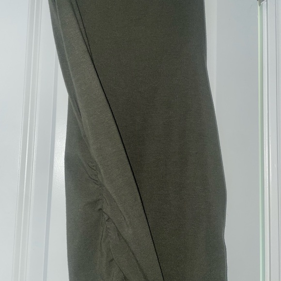 FREE Dark Green Sleeveless Maternity Dress - Picture 4 of 4